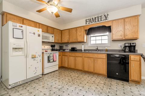 302 E Aulbern Dr, Mount Washington, KY 40047 photo 9