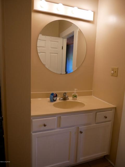 320 Presbyterian Ave, Madison, IN 47250 photo 9