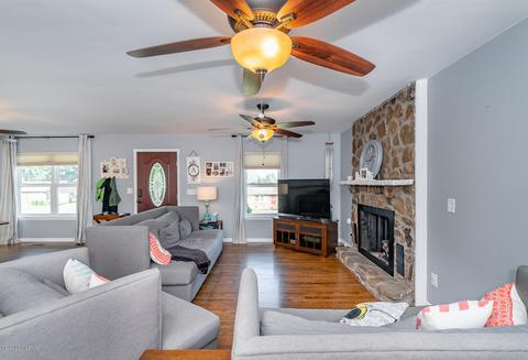 5107 Barry Ln, Floyds Knobs, IN 47119 photo 2