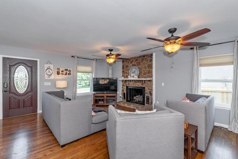 5107 Barry Ln, Floyds Knobs, IN 47119 photo 3