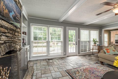 3909 Meadowland Dr, Prospect, KY 40059 photo 4