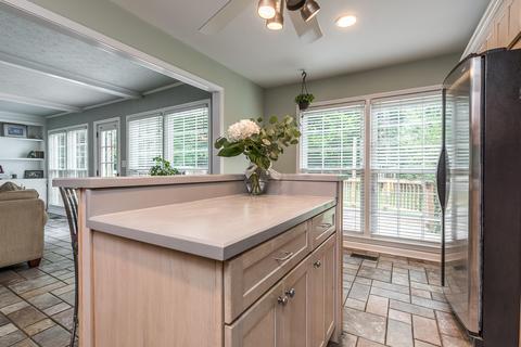3909 Meadowland Dr, Prospect, KY 40059 photo 9