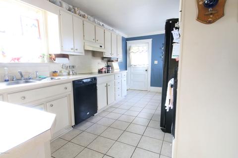 104 E Virginia Ave, Springfield, KY 40069 photo 6