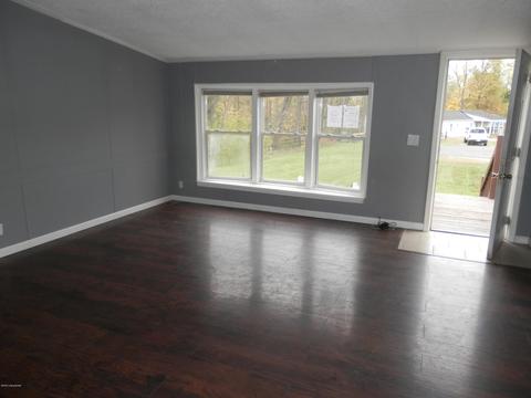 68 Sterling Cir, La Grange, KY 40031 photo 4