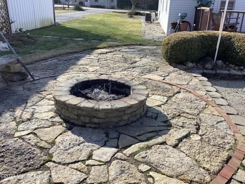 416 Fredericktown Rd, Springfield, KY 40069 photo 5