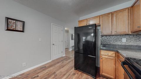 1245 Ormsby Ln, Lyndon, KY 40222 photo 14