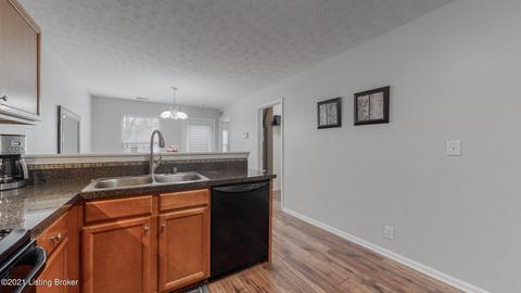 1245 Ormsby Ln, Lyndon, KY 40222 photo 13