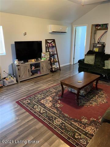 658 Kirsch Ln, Springfield, KY 40069 photo 4
