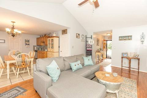 117 E Aulbern Dr, Mount Washington, KY 40047 photo 9