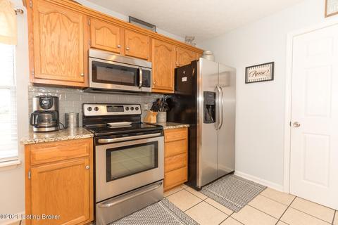 117 E Aulbern Dr, Mount Washington, KY 40047 photo 12