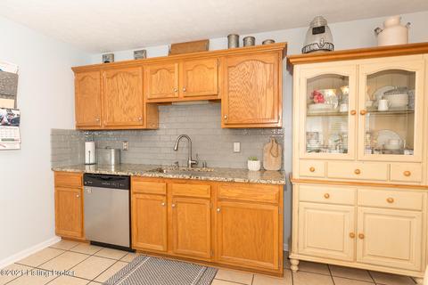 117 E Aulbern Dr, Mount Washington, KY 40047 photo 13