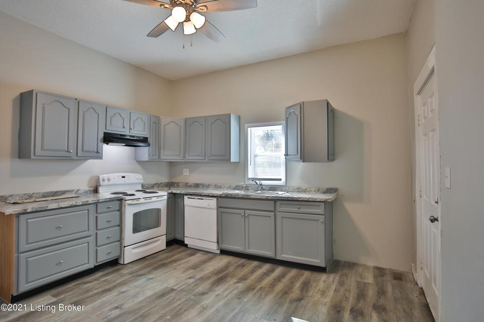  424 Montana Ave, Louisville, KY 40208 photo 4