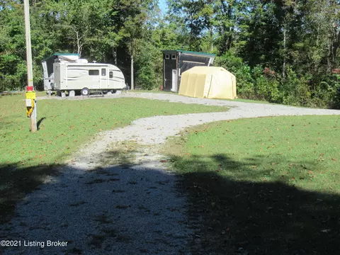 575 Neeper Rd, Edmonton, KY 42129 photo 3