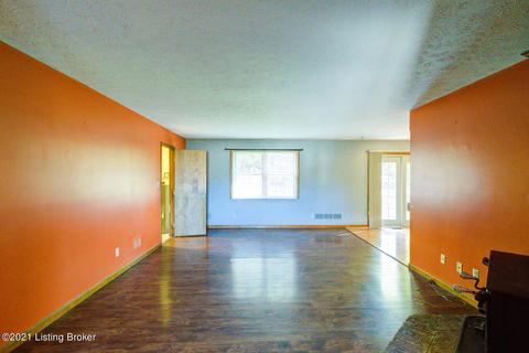 136 Walts Rd, Georgetown, IN 47122 photo 4