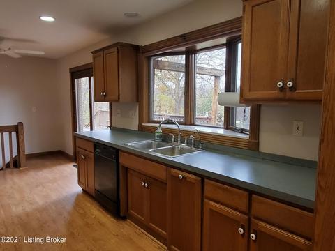 3510 Twin View Ct, Floyds Knobs, IN 47119 photo 2