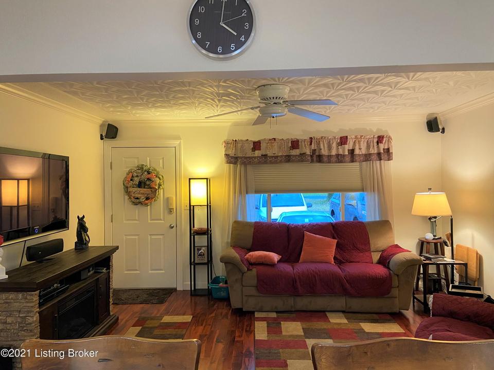  8701 Bluebell Dr, Louisville, KY 40219 photo 7