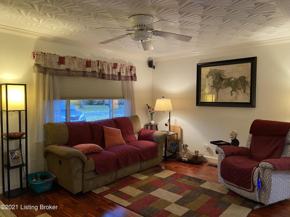  8701 Bluebell Dr, Louisville, KY 40219 photo 6