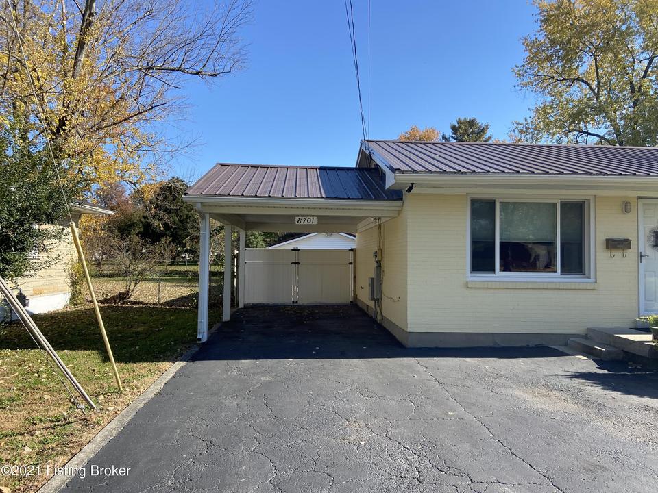  8701 Bluebell Dr, Louisville, KY 40219 photo 4