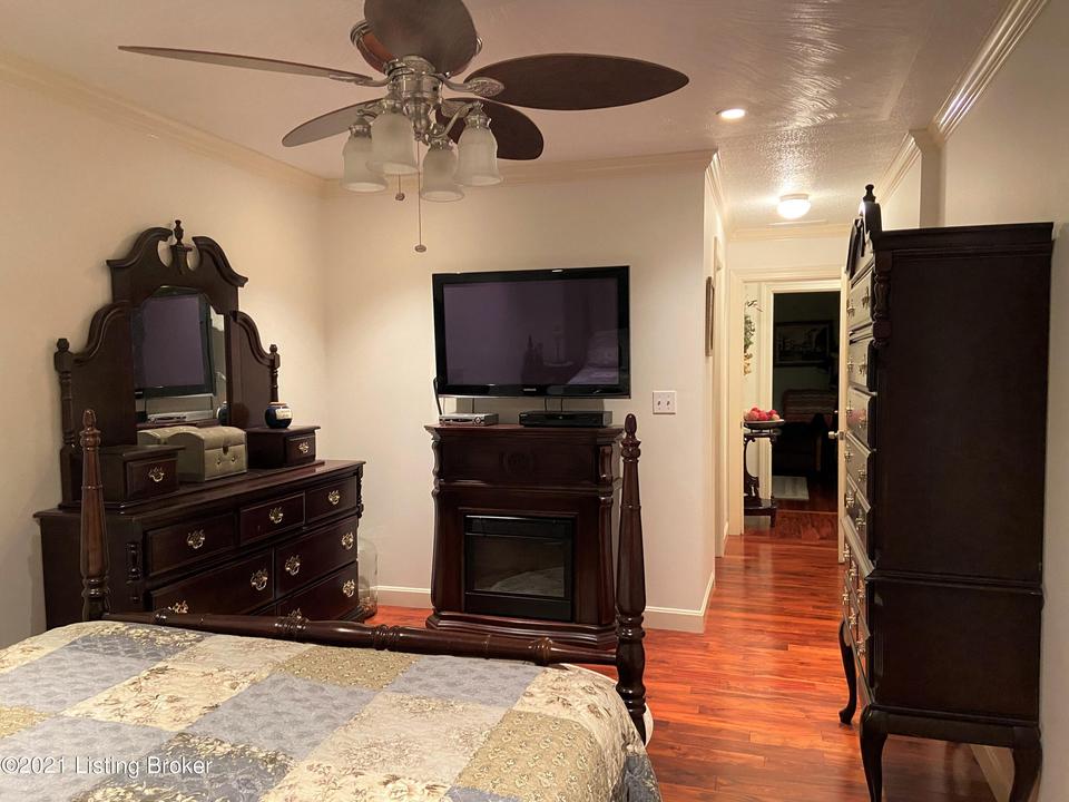  8701 Bluebell Dr, Louisville, KY 40219 photo 15