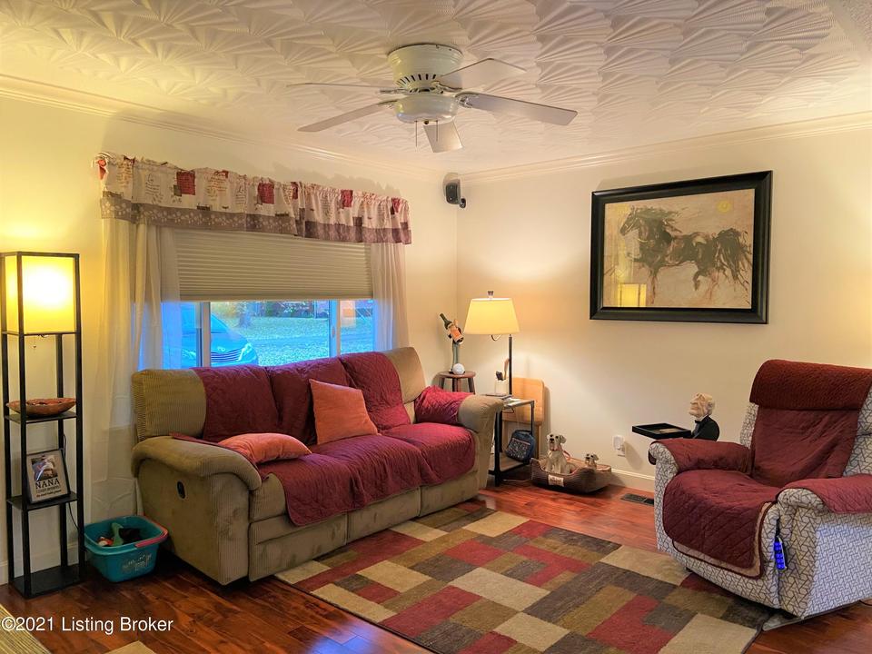  8701 Bluebell Dr, Louisville, KY 40219 photo 9