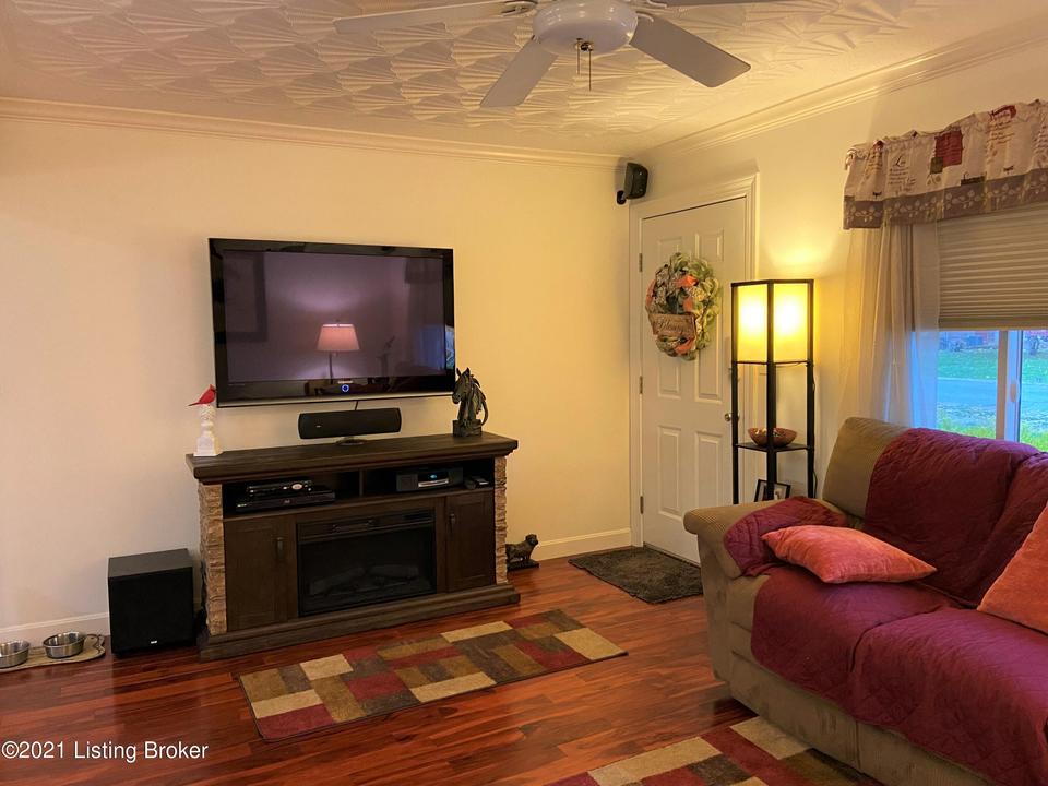  8701 Bluebell Dr, Louisville, KY 40219 photo 8