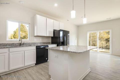 4002 White Pine Ln, La Grange, KY 40031 photo 4