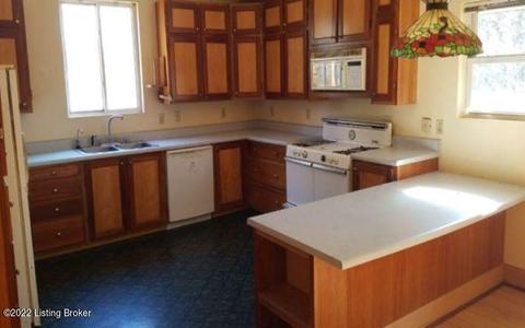 932 Wooded Hills Rd, Pendleton, KY 40055 photo 3