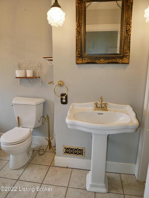 135 E Main St, Hanover, IN 47243 photo 31
