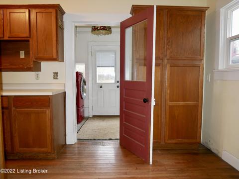135 E Main St, Hanover, IN 47243 photo 5