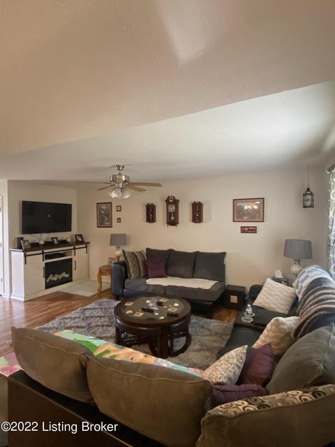 108 Ruby Ct, Radcliff, KY 40160 photo 4