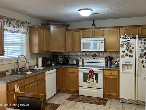 108 Ruby Ct, Radcliff, KY 40160 photo 8