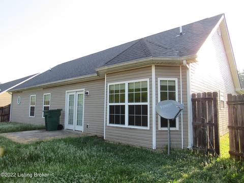 121 Ashton Walk, Radcliff, KY 40160 photo 3