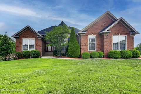 3627 Woodland Lakes Dr, Floyds Knobs, IN 47119 photo 1