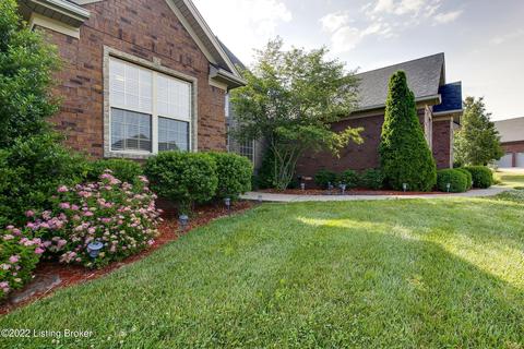 3627 Woodland Lakes Dr, Floyds Knobs, IN 47119 photo 3