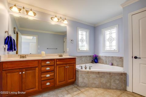 3627 Woodland Lakes Dr, Floyds Knobs, IN 47119 photo 23