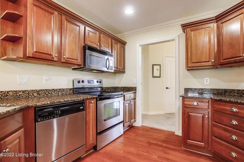 3627 Woodland Lakes Dr, Floyds Knobs, IN 47119 photo 12