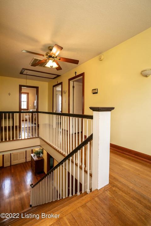 8675 Ky-52, Loretto, KY 40037 photo 17