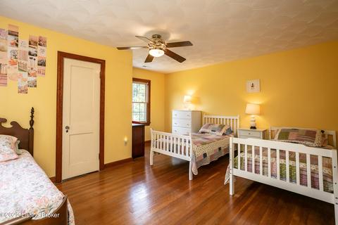 8675 Ky-52, Loretto, KY 40037 photo 25