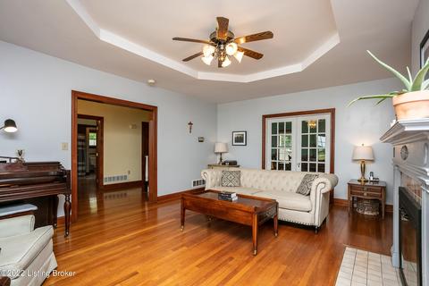 8675 Ky-52, Loretto, KY 40037 photo 5