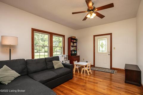 8675 Ky-52, Loretto, KY 40037 photo 8