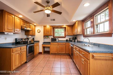8675 Ky-52, Loretto, KY 40037 photo 11