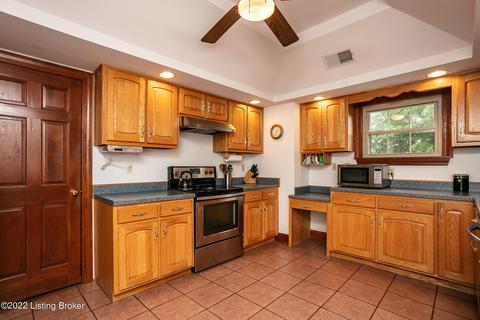 8675 Ky-52, Loretto, KY 40037 photo 12