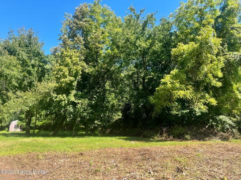 7706 St Andrews Church Rd, Louisville, KY 40214