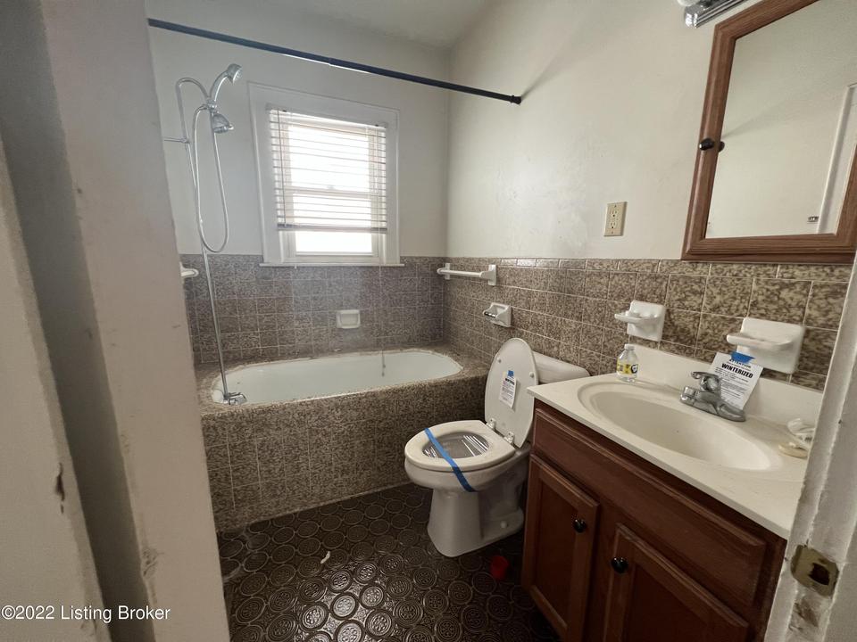  4105 W Muhammad Ali Blvd, Louisville, KY 40212 photo 8