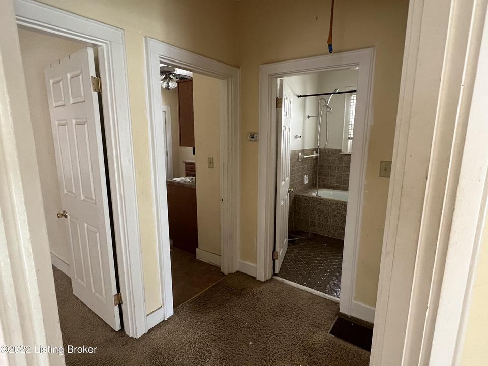  4105 W Muhammad Ali Blvd, Louisville, KY 40212 photo 5