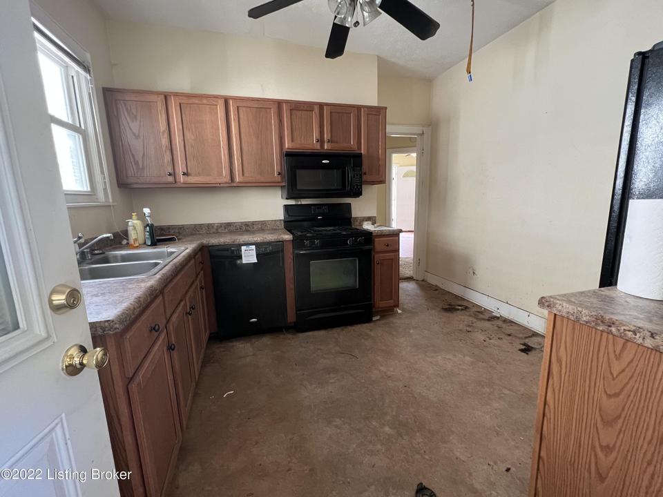  4105 W Muhammad Ali Blvd, Louisville, KY 40212 photo 6