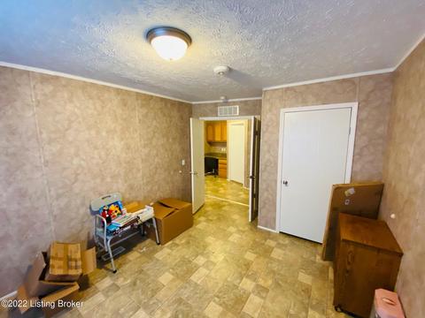 594 Settles Ln, Springfield, KY 40069 photo 9