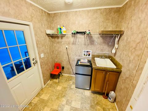 594 Settles Ln, Springfield, KY 40069 photo 12