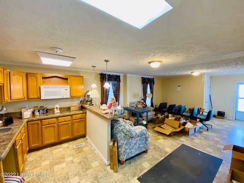 594 Settles Ln, Springfield, KY 40069 photo 3