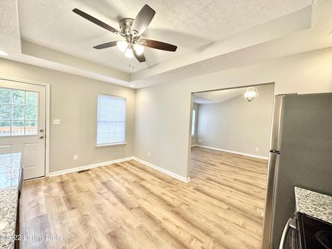114 E Aulbern Dr, Mount Washington, KY 40047 photo 10